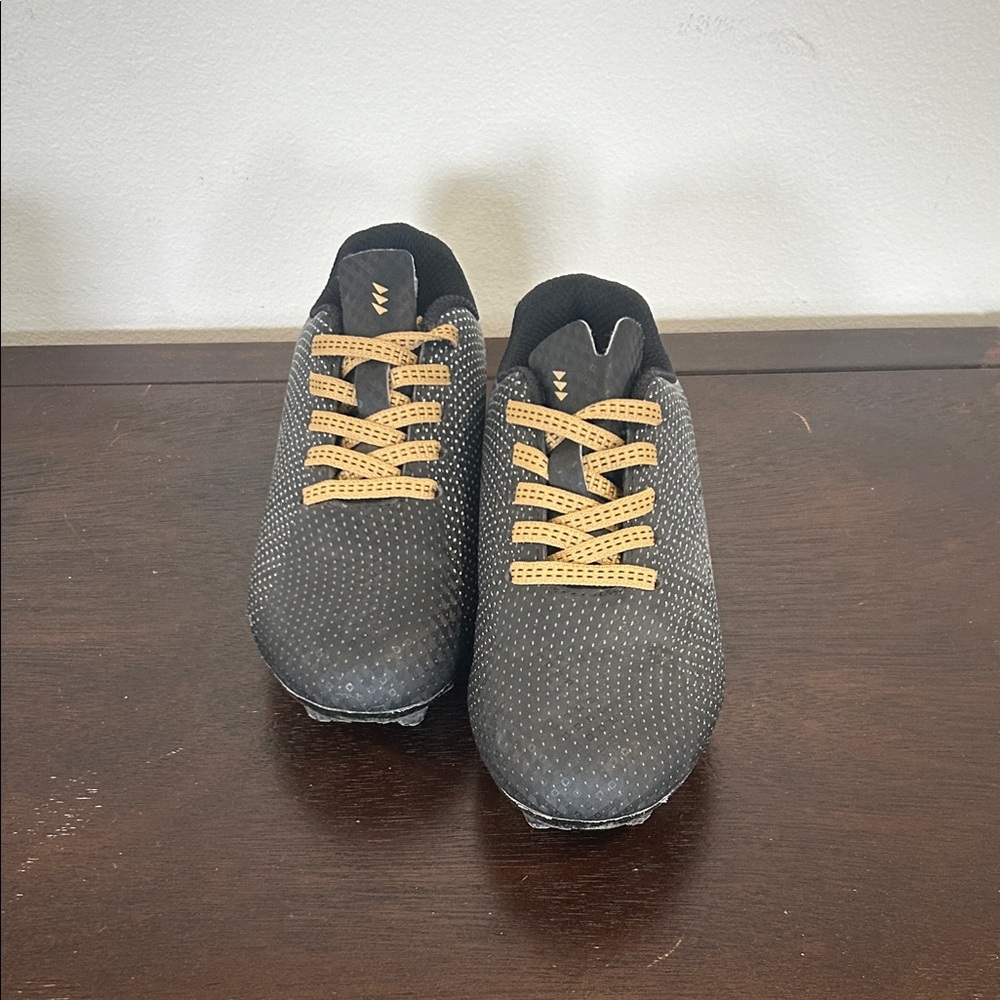 Toddler Black and Gold Soccer Shoes